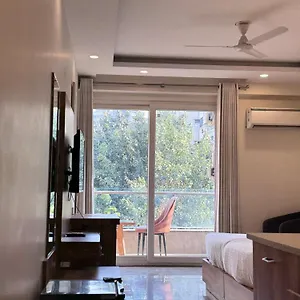 Golf View Sakura Hotel Gurgaon